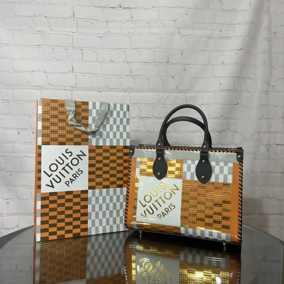 So Cute Tote made with a LOUIS VUITTON HOLIDAY ‘22 Lego Limited Edition Gift Bag - Picture 16 of 16